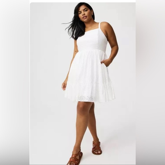 Torrid High-Neck Eyelet Mini Dress white size 2 -2X (18-20) NWT - Picture 1 of 8